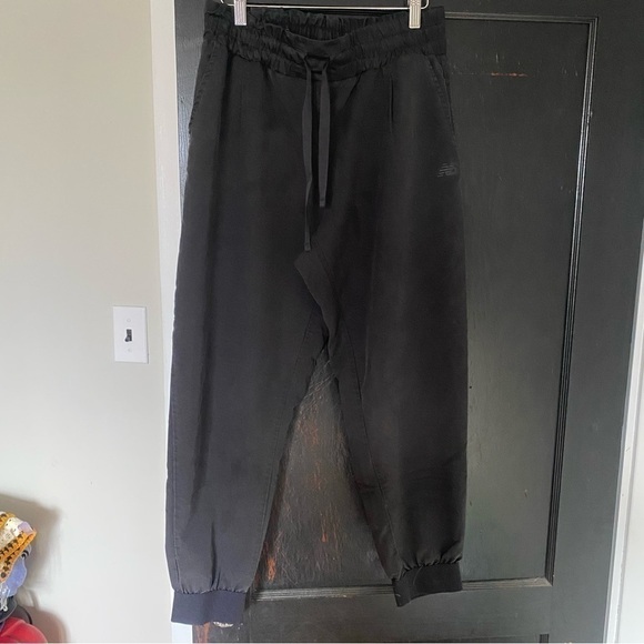 New Balance Black Drawstring Waist Joggers Size Small - Picture 2 of 6